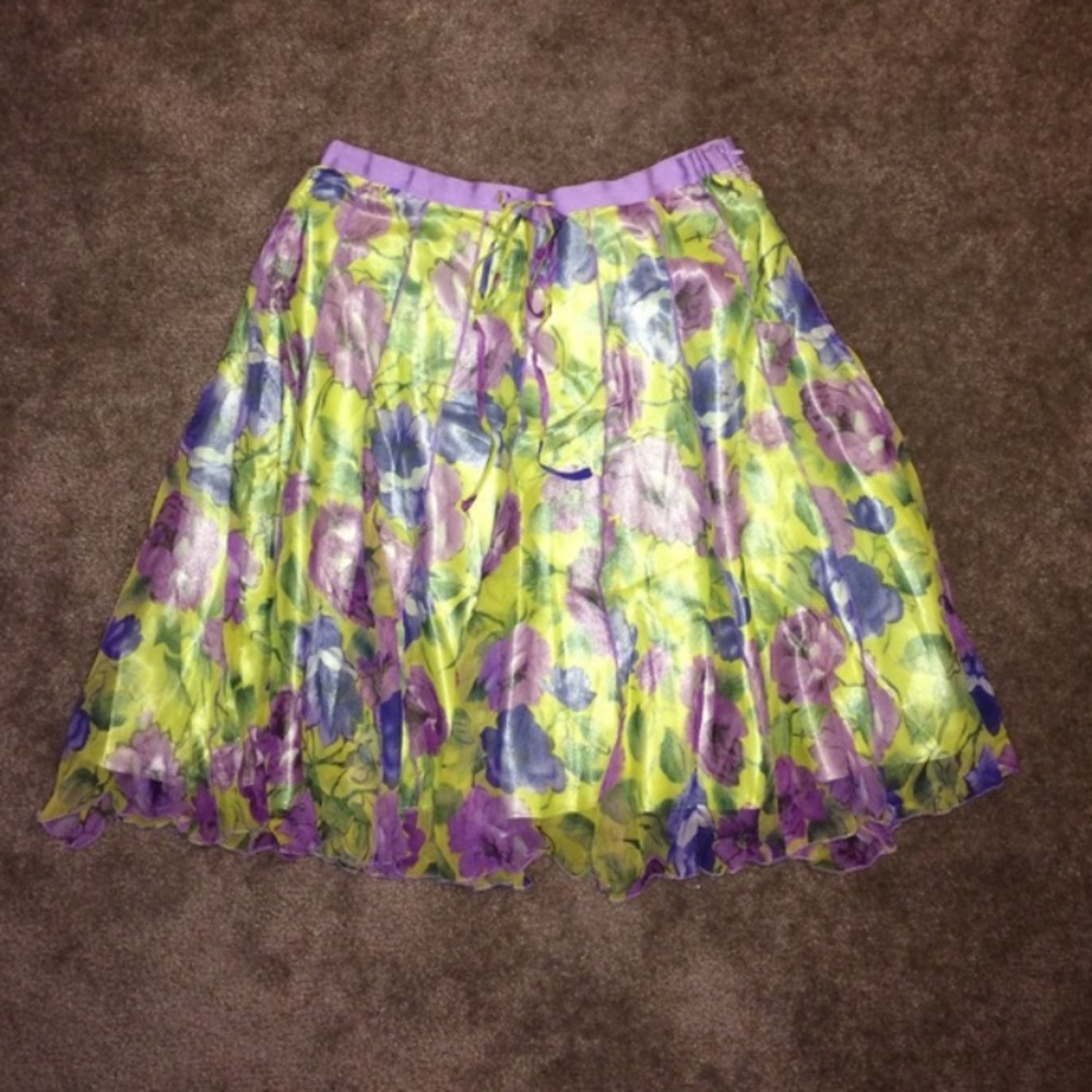 EUC WD.NY Floral Skirt SZ 10 Flowy 100% Silk - Picture 1 of 4